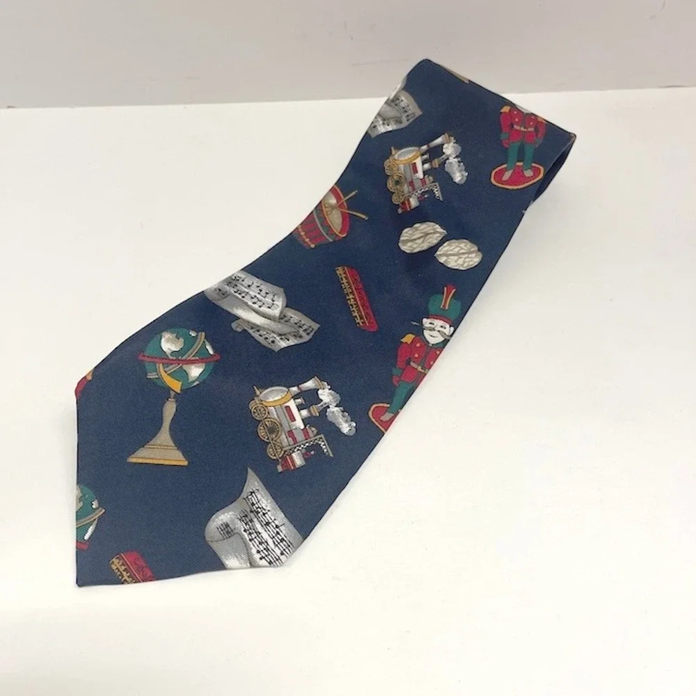 Vintage Corporate Casual Van Heusen Christmas Men's Silk Necktie Tie‎